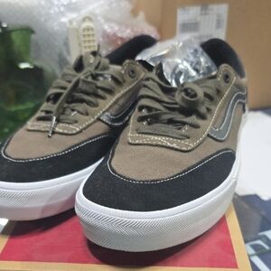 Vans Mens 10.5 Gilbert Crockett Canteen/White